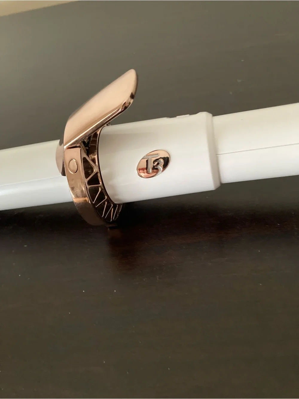 T3 curling iron with carring bag and 4 clips